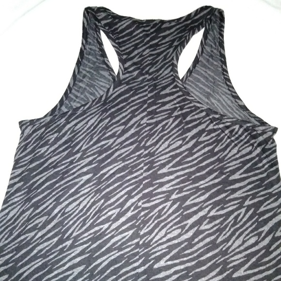 MileyCyrus Tank - Picture 2 of 4